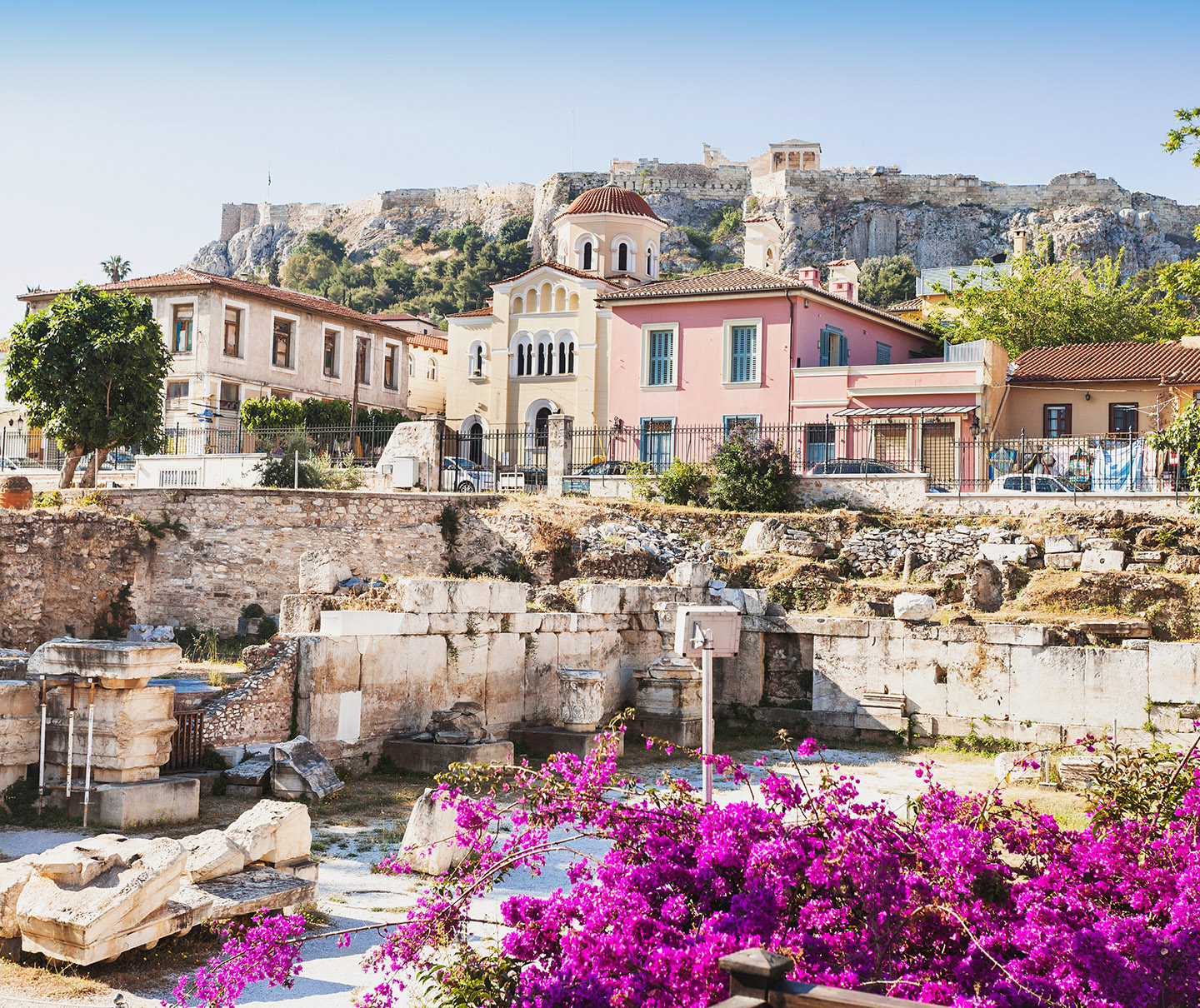 Lebanese citizens can secure Greece residency by investing at least €250,000.