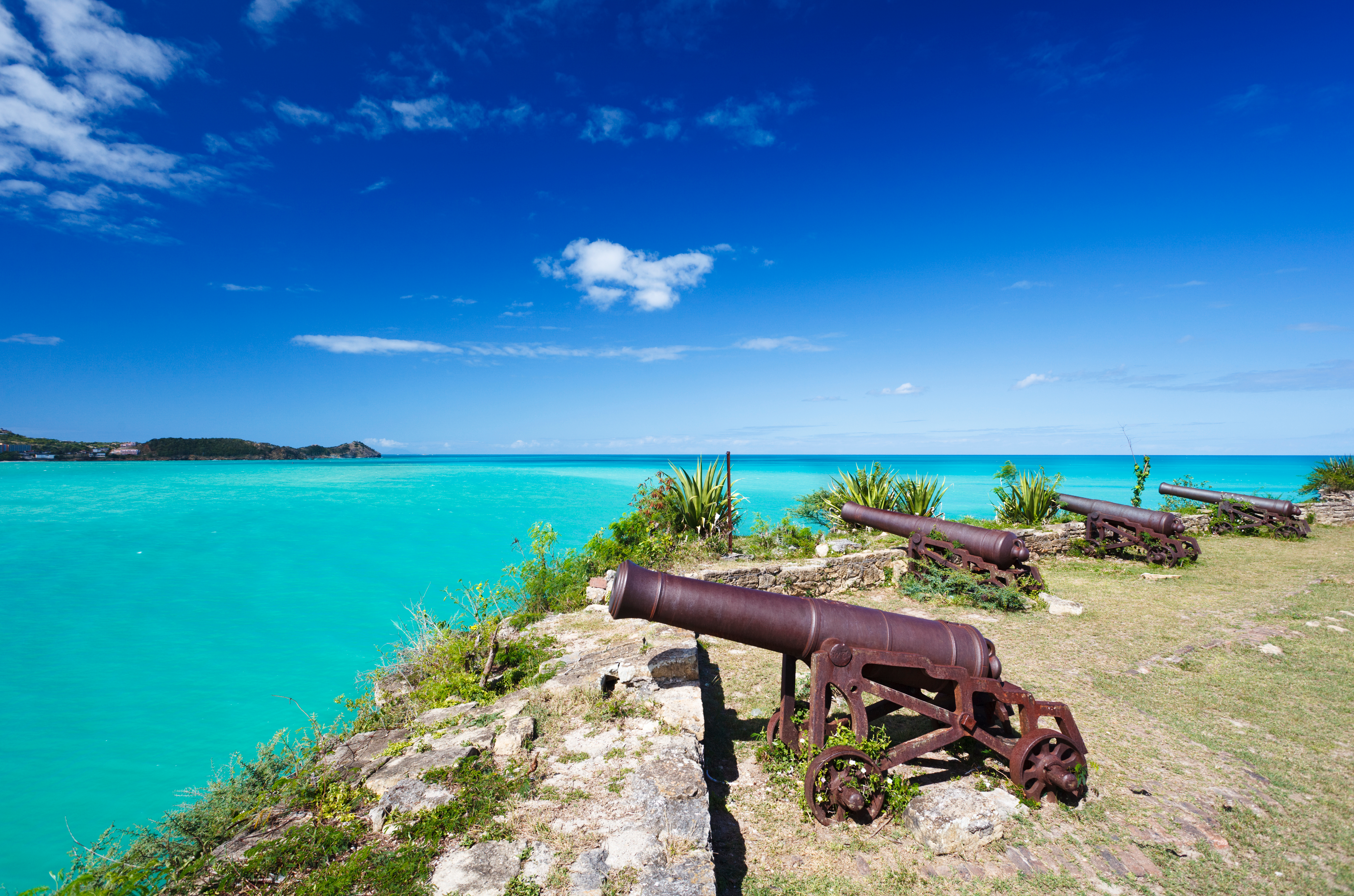 Antigua ve Barbuda'nın en iyi plajlarından biri olan Fort James Plajı ile tanışın.
