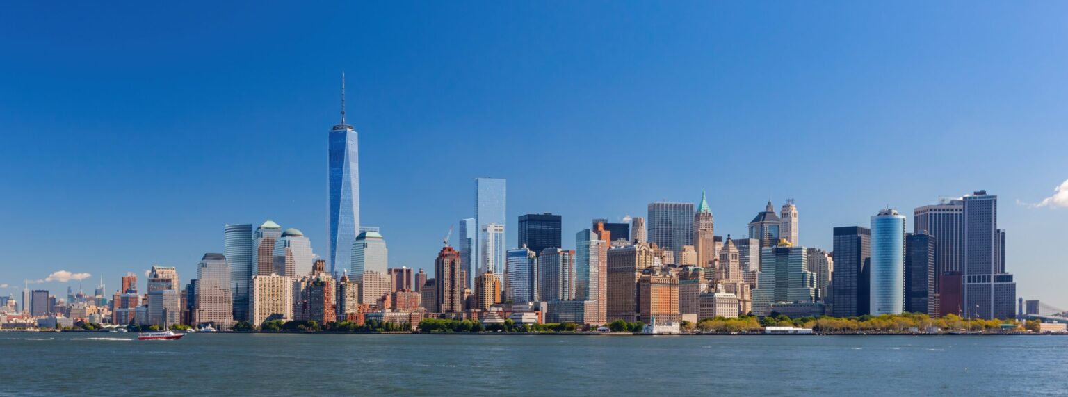 Sunny,View,Of,The,New,York,City,Skyline,At,New
