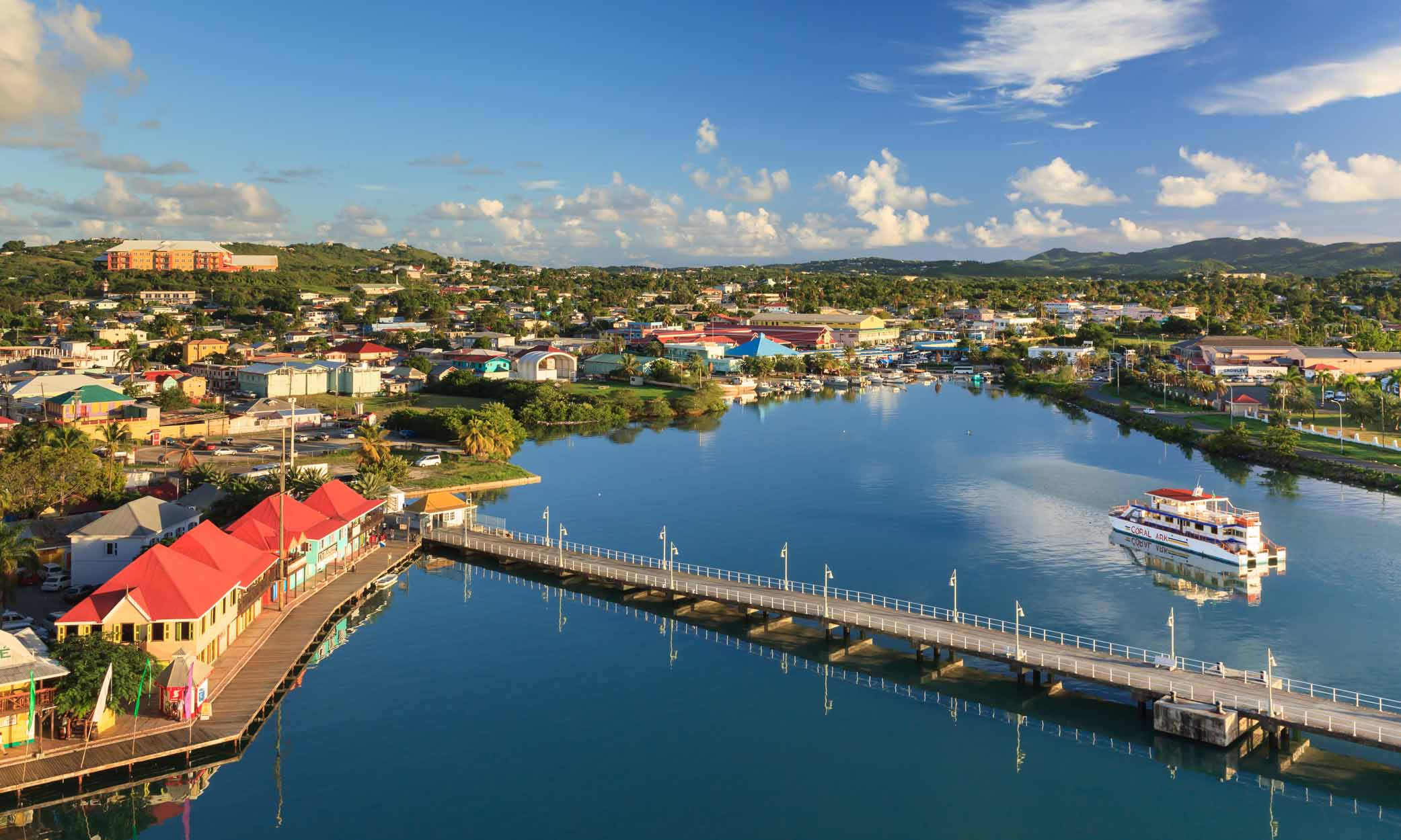 Antigua y Barbuda luminosa.