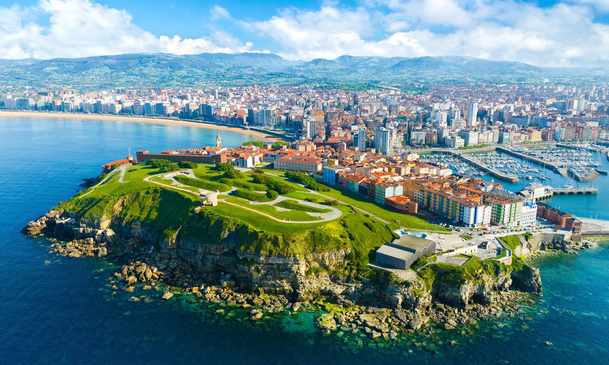 İspanyol Altın Vizesi sizi nihai İspanyol vatandaşlığına hak kazandırır.