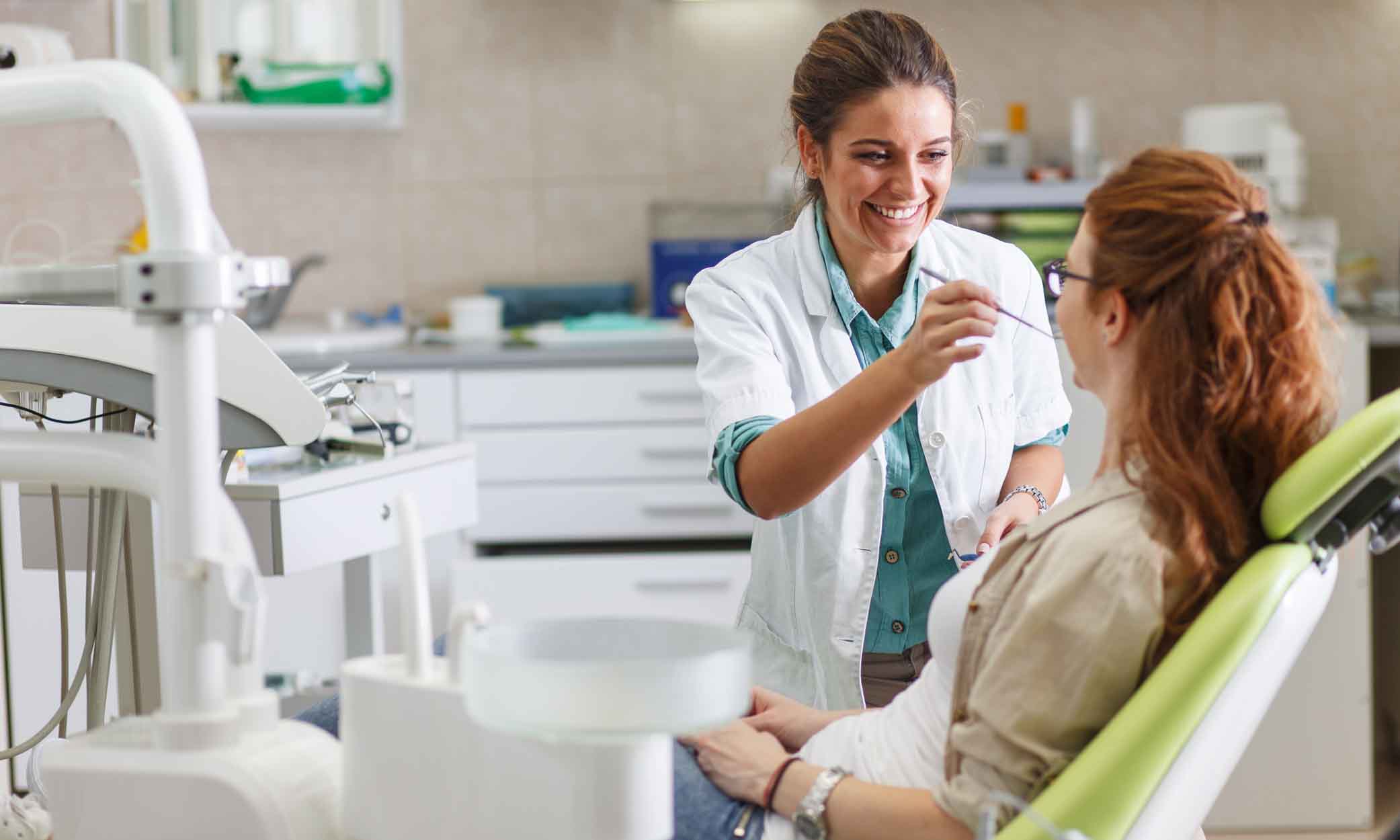 زيارة طبيب الأسنان أرخص في إسبانيا.