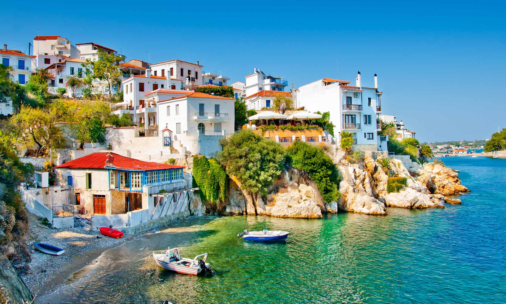 Learn about the Schengen benefits of Greek Residency by Investment.