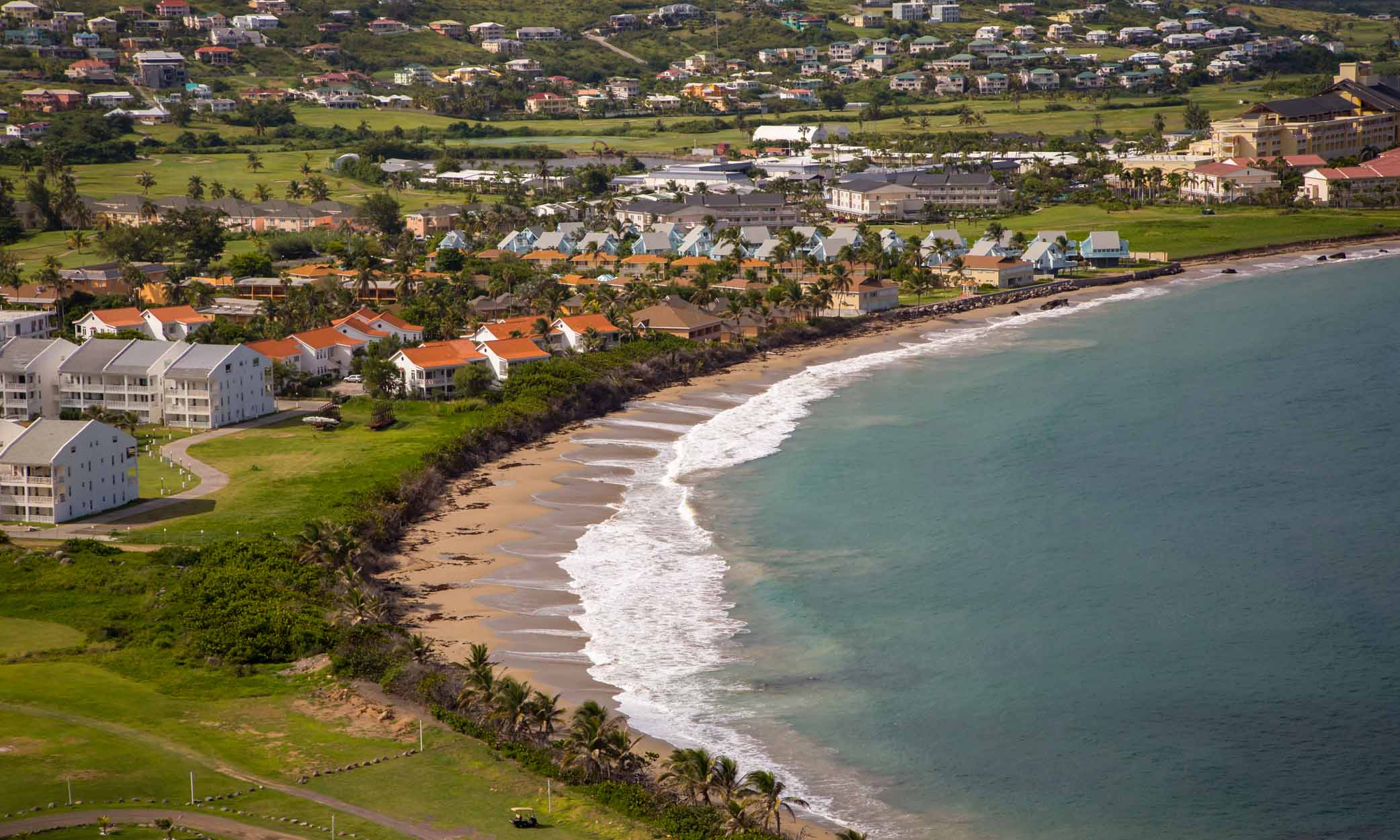 Saint-Kitts-et-Nevis propose la citoyenneté par l'investissement depuis 1984.